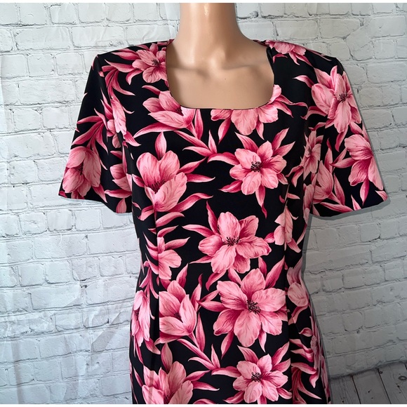 Sag Harbor Black & Pink floral short sleeve dress size 10 - Picture 2 of 11